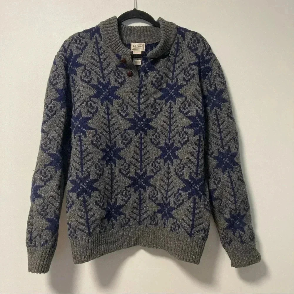 L.L. Bean 100% lambswool snowflakes blue grey  sweater